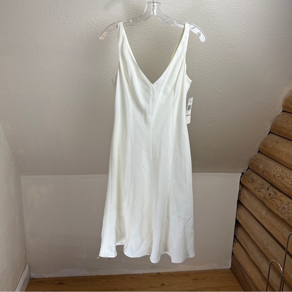 NWT EVAN-PICONE White Slip On Dress. V-Neck Front & Back. Fully Lined. Size 12